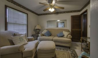 1625 Jay Ct, Aurora, MO 65605