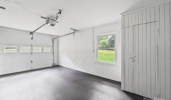 33 Lake St, Badin, NC 28009