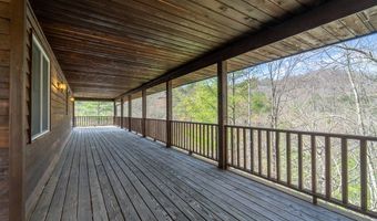 750 Double Springs Dr, Almond, NC 28702