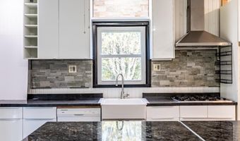 408 HAWKS NEST Dr, Baker, WV 26801