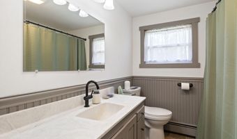 569 Benton Rd, Albion, ME 04910