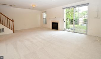 6216 ROUDSBY Ln, Alexandria, VA 22315