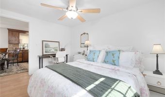 45 E St, Bristol, RI 02809