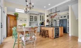 42 Bayside Dr, Atlantic Highlands, NJ 07716