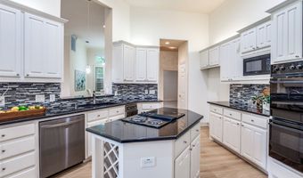 3752 Park Pl, Addison, TX 75001