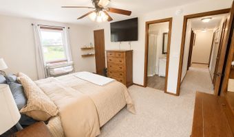 1102 Heritage Ln, Angola, IN 46703