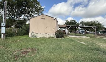 723 Kayroe Rd, Adkins, TX 78101