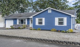 745 Halliard Ave, Beachwood, NJ 08722
