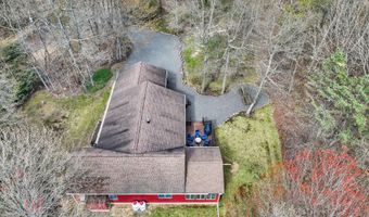 42 Ottomanelli Dr, Albrightsville, PA 18210