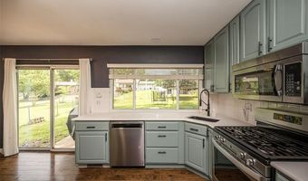 508 Arborwood Dr, Ballwin, MO 63021