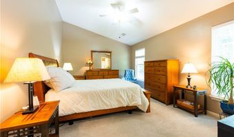 612 Village Green E Blvd, Adams Twp., PA 16046