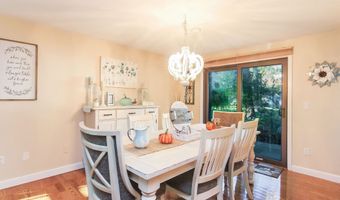 11 Harbour Vlg B, Branford, CT 06405