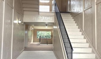 5924 FOUNDERS HILL Dr 302, Alexandria, VA 22310