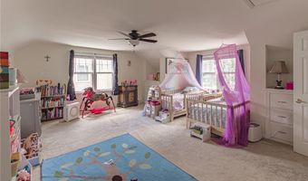 24 Huxley Dr, Amherst, NY 14226