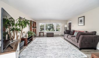 5 Bayberry Dr, Brookfield, CT 06804