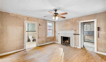 694 Hope St, Bristol, RI 02809