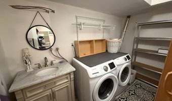 4360 GREENBERRY Ln, Annandale, VA 22003