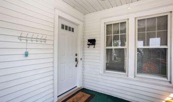 43 Holmes Ct, Albany, NY 12209