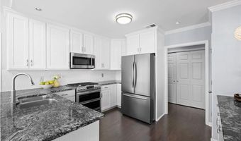 6430 Spinnaker Ln, Alpharetta, GA 30005