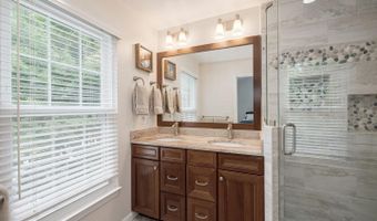 5209 DUNSTABLE Ln, Alexandria, VA 22315