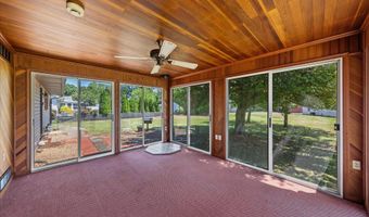 25 MEADOW GLEN Dr, Dover, DE 19901
