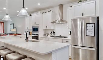 5645 DEL CORONADO Dr, Apollo Beach, FL 33572