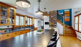 75 Court St, Belfast, ME 04915