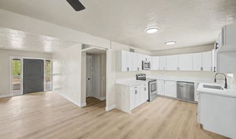 1065 W WHITELEY St, Apache Junction, AZ 85120