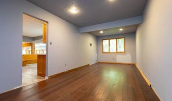 19121 Brewster Rd, Aurora, OH 44202