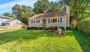 72 Windsor Park Dr, Coventry, RI 02816