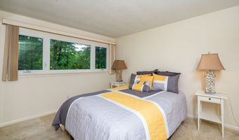 74 Woods Rd, Bethany, CT 06524