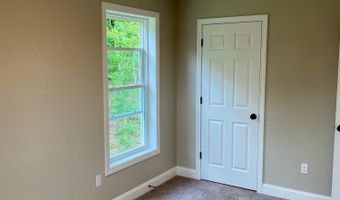 49 Woodbrey Ln, Standish, ME 04084