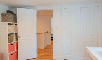 32 Pleasant Hill Rd, Falmouth, ME 04105