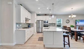 7116 ESTERO Ct, Apollo Beach, FL 33572