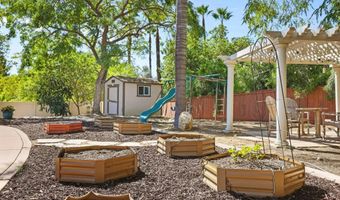 824 Hillcrest Ter, Fallbrook, CA 92028