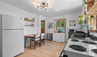 1317 DIVISION St, Algoma, WI 54201