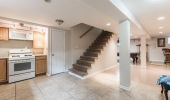 1205 N Scarlet Dr, Addison, IL 60101
