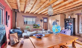 42 Hondo Seco Rd, Arroyo Hondo, NM 87513