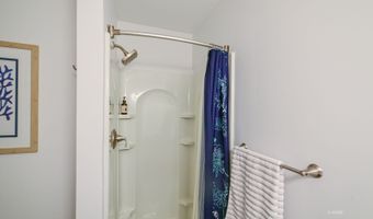 7673 Woodmere Dr 27, Athens, OH 45701
