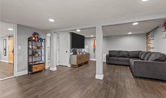 33 Fairhaven Rd, Cumberland, RI 02864