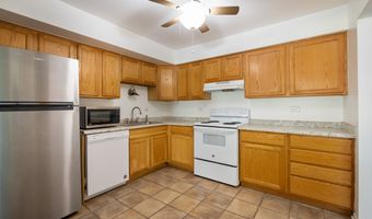 2214 S Goebbert Rd 178, Arlington Heights, IL 60005