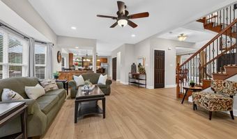 1388 Red Oak Plantation Dr, Ballwin, MO 63021