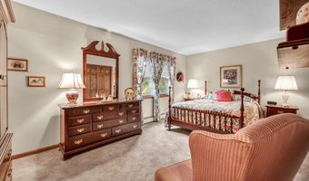 2 Sachem Dr, Cromwell, CT 06416