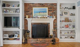 17 Greyledge Dr, Albany, NY 12211