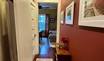 172 Bluff Ave, Cranston, RI 02905
