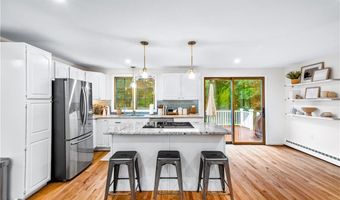14 Sheri Dr, Coventry, RI 02816