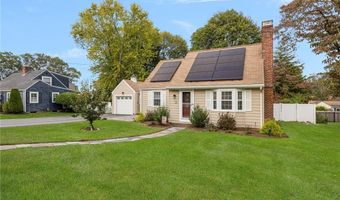 22 Franconia Dr, Cranston, RI 02920