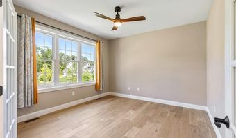 8 Lyn Ct, Cumberland, RI 02864