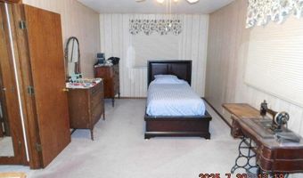 735 S Willson Dr, Altoona, WI 54720