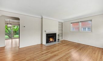 1597 Greenview Dr, Ann Arbor, MI 48103